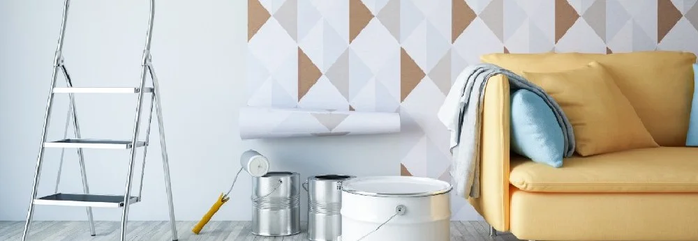 Tapezieren mit geometrischem Muster